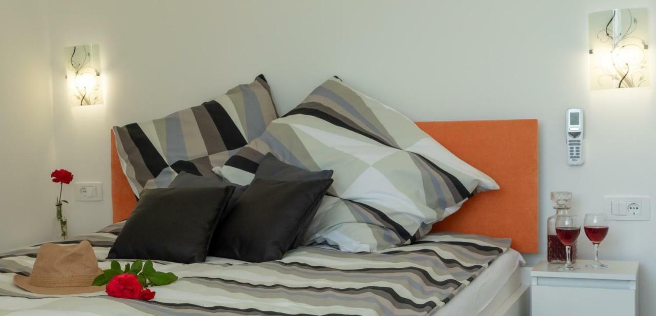Apartmani Dalmacjia Grebaštica Exteriör bild